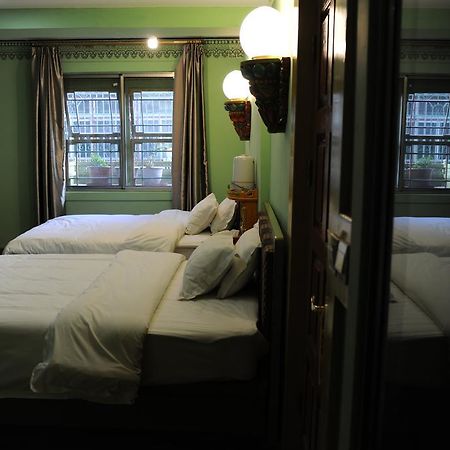Tashitakge Hotel Лхаса Екстериор снимка