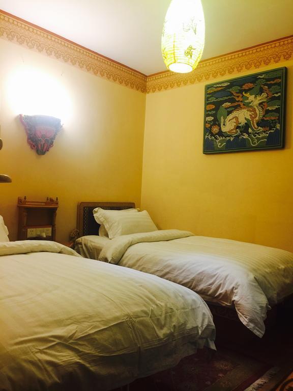 Tashitakge Hotel Лхаса Екстериор снимка