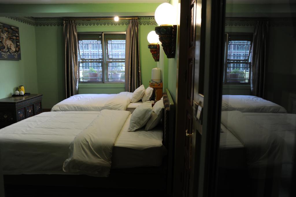 Tashitakge Hotel Лхаса Екстериор снимка