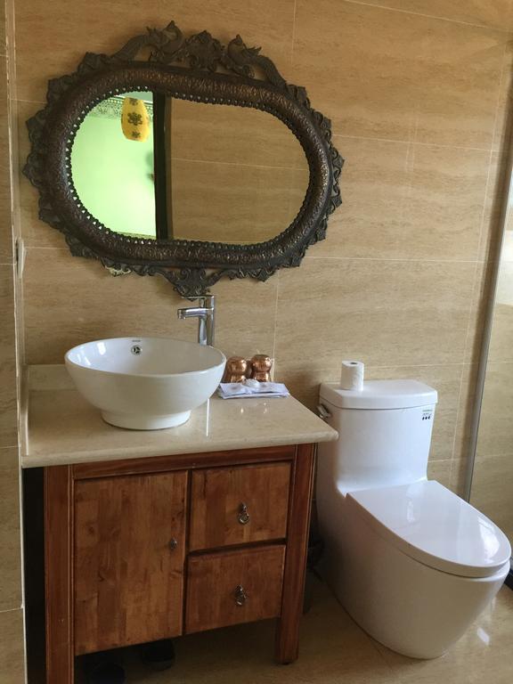 Tashitakge Hotel Лхаса Екстериор снимка