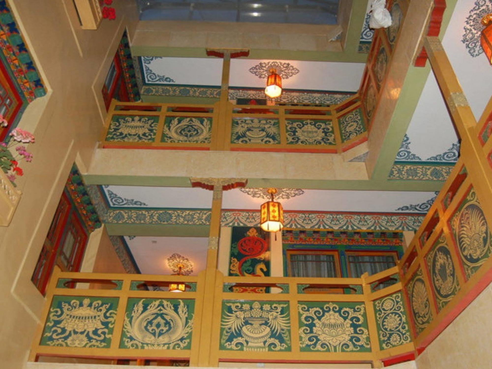 Tashitakge Hotel Лхаса Екстериор снимка